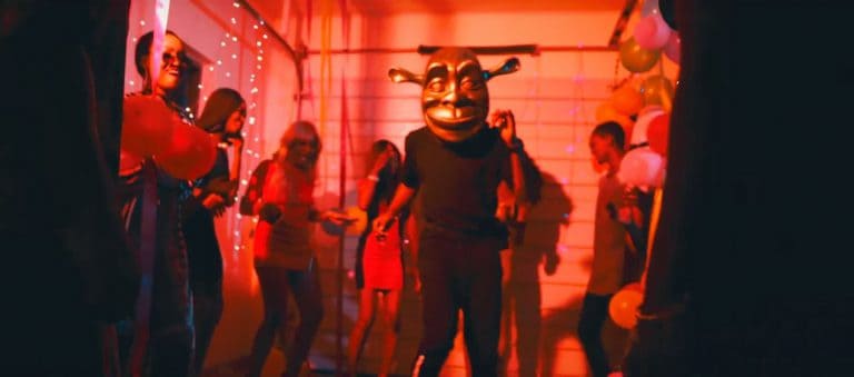 Del’B’s Video,  “Boogie down” shows all the best things about house parties