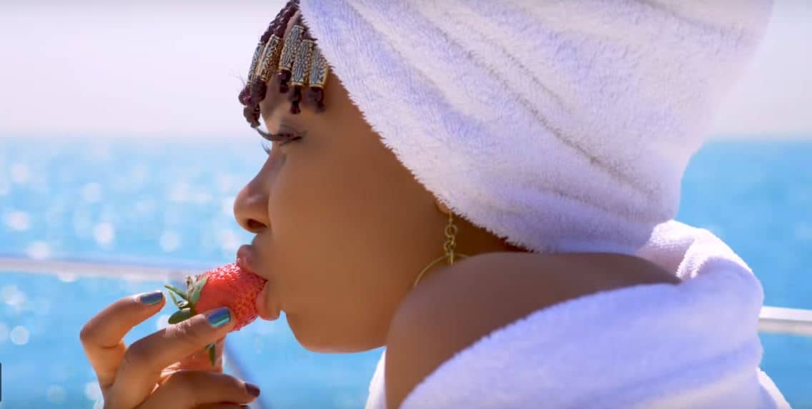See Yemi Alade in new video, “How I Feel”