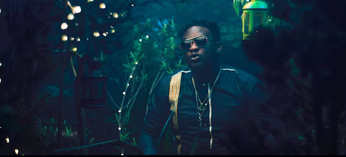 See Wande Coal in sexy video for “So Mi So”