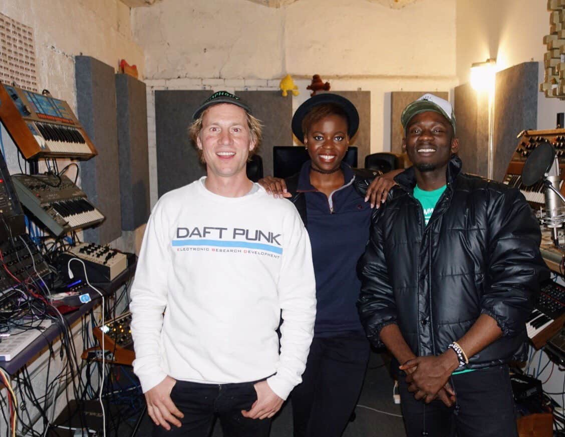 Riton and Kah-Lo team up with Mr. Eazi for “Catching Feelings”