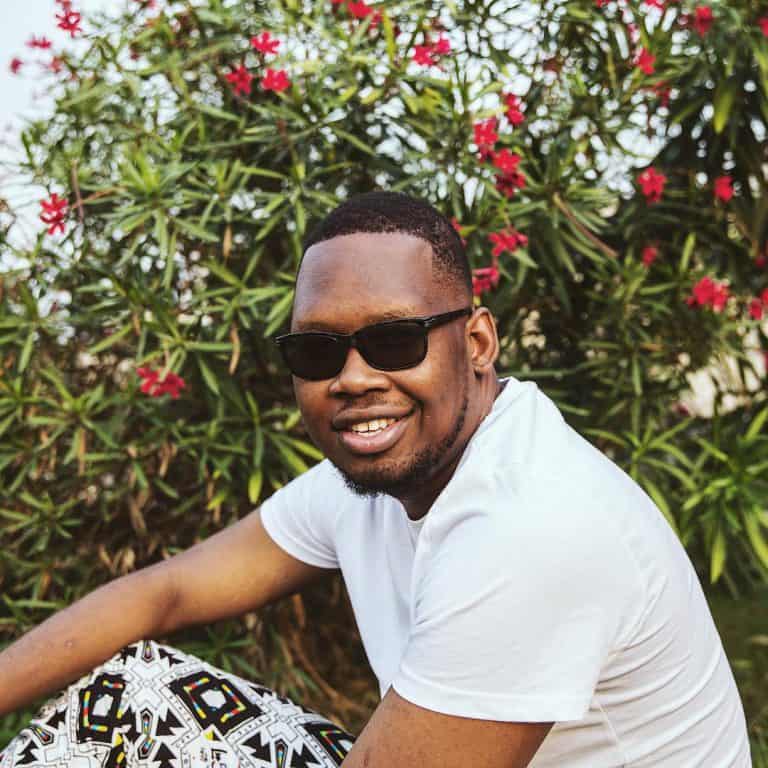 Hear Ajebutter22’s charming description of romance on “Lagos Love”