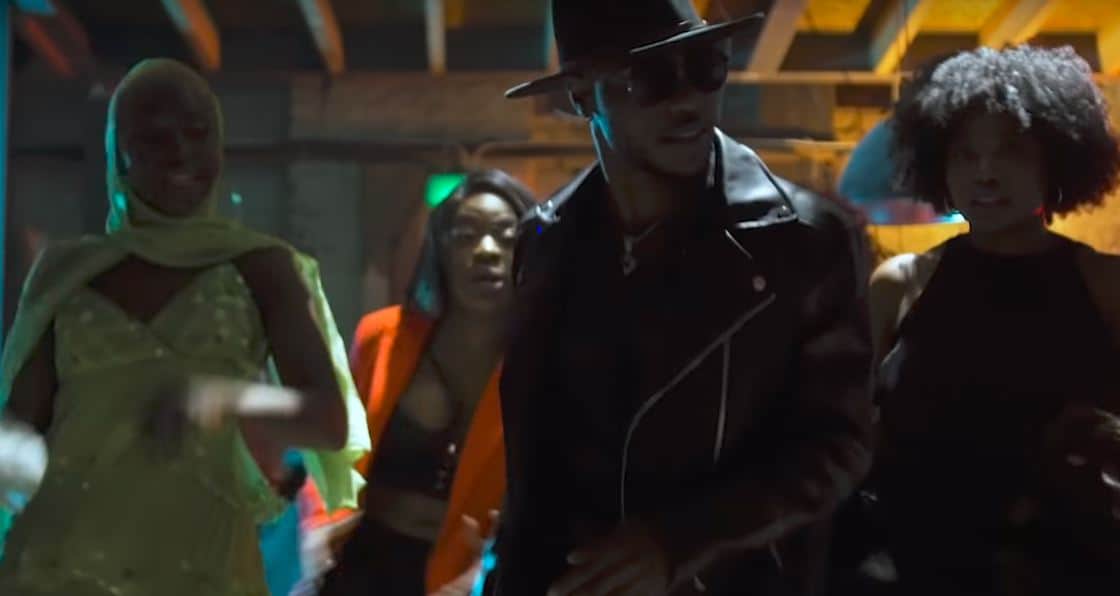 See L.A.X get in a dance-off for his “Sign Si” music video