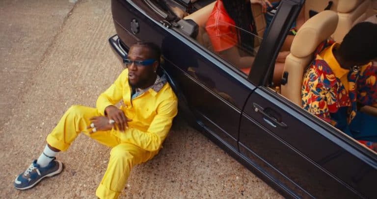 Burna Boy closes the summer with colourful video for “Pull Up”