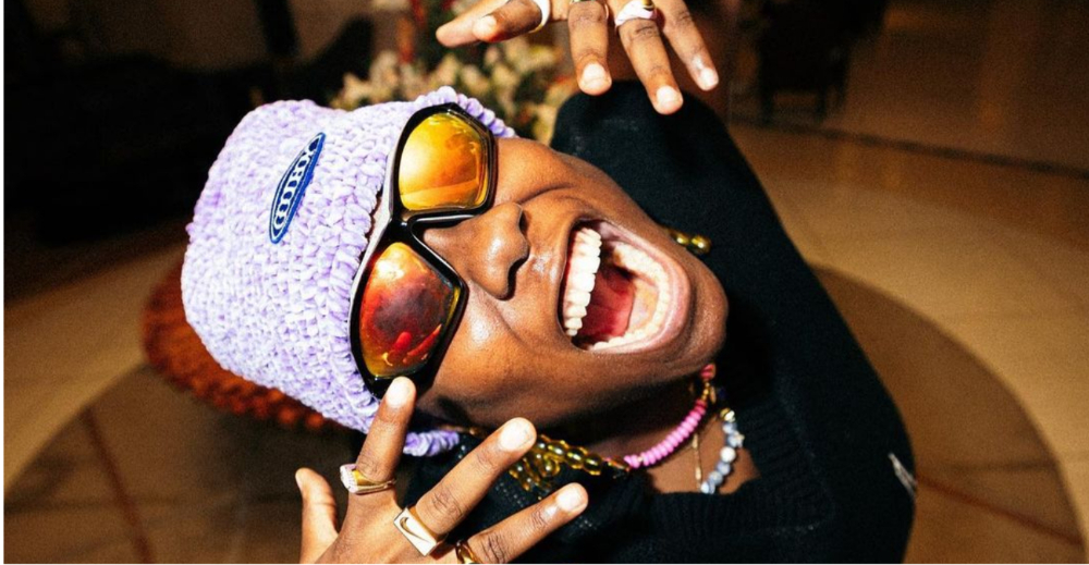 Teni returns with sparkling two-pack single, ‘Little & Legendary’
